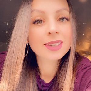 Meet your Posher, Carissa